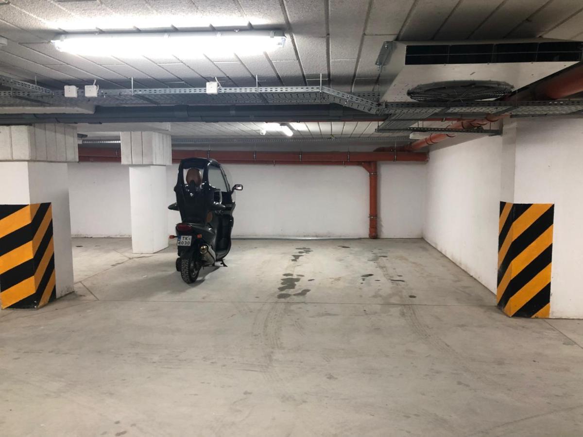 Klimatyzowany Apartament Wenecja Z Garazem Podziemnym Kielce Bagian luar foto
